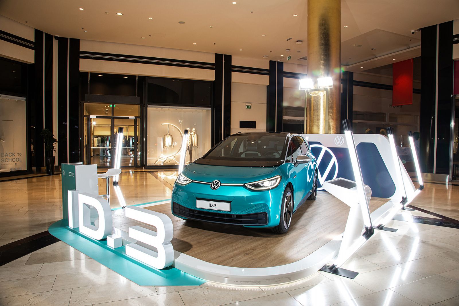 Το VW ID.3 σε περιμένει στο Golden Hall